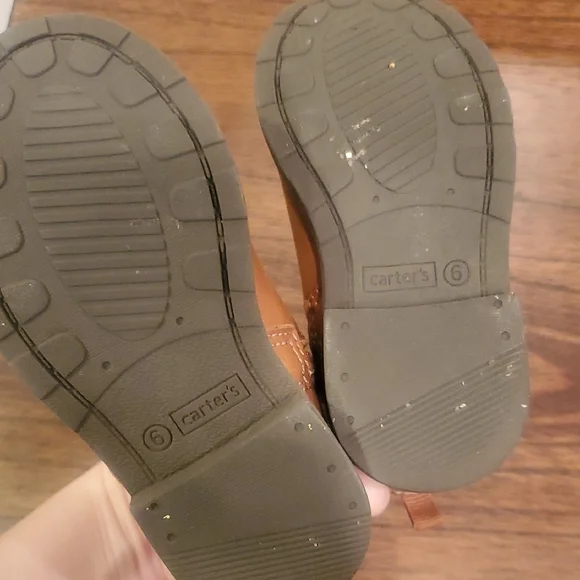 Kids Brown Boots with Heart Detail - Picture 4 of 10